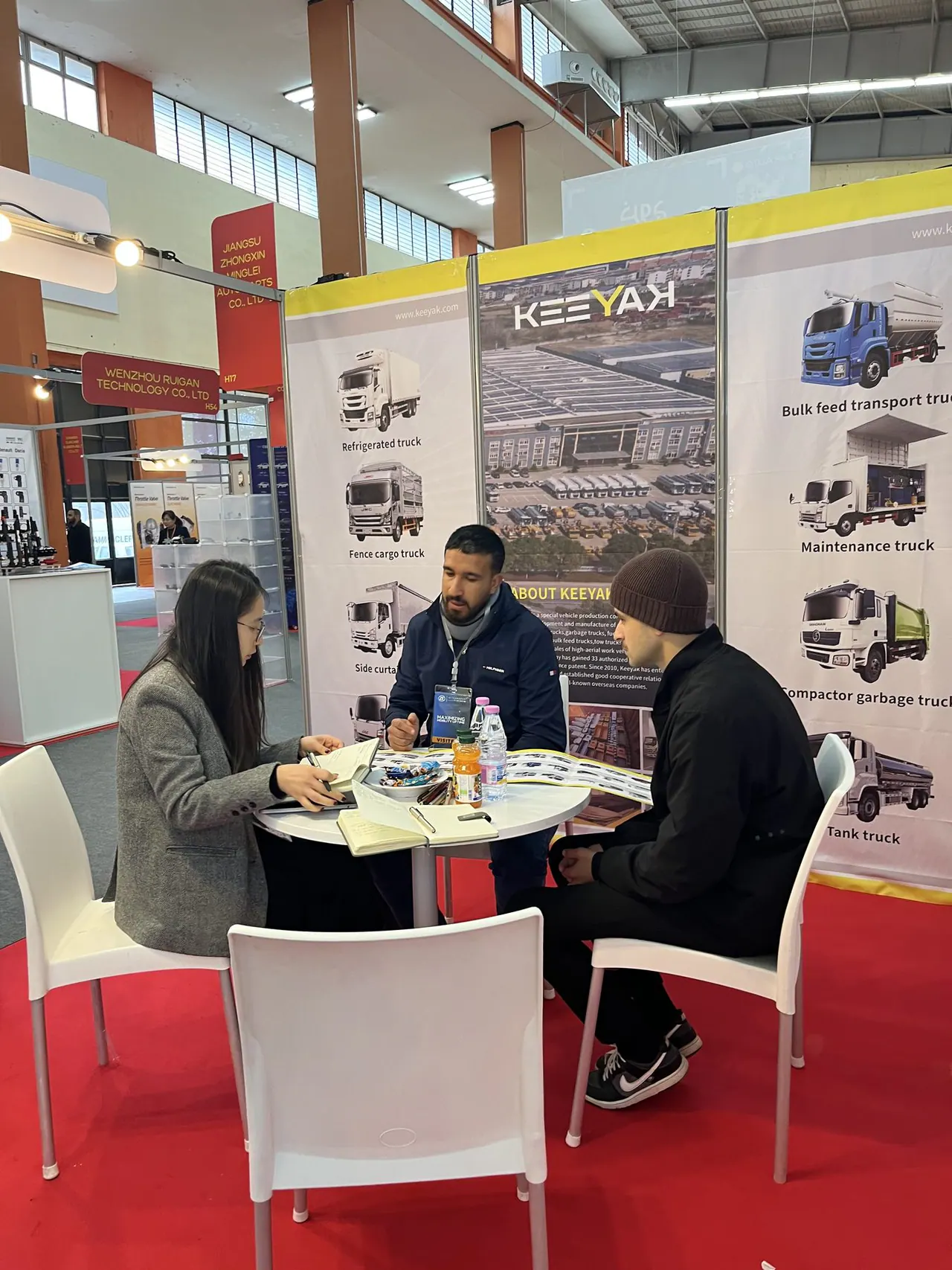 Buyer discussions at the April 2026 Algeria exhibition