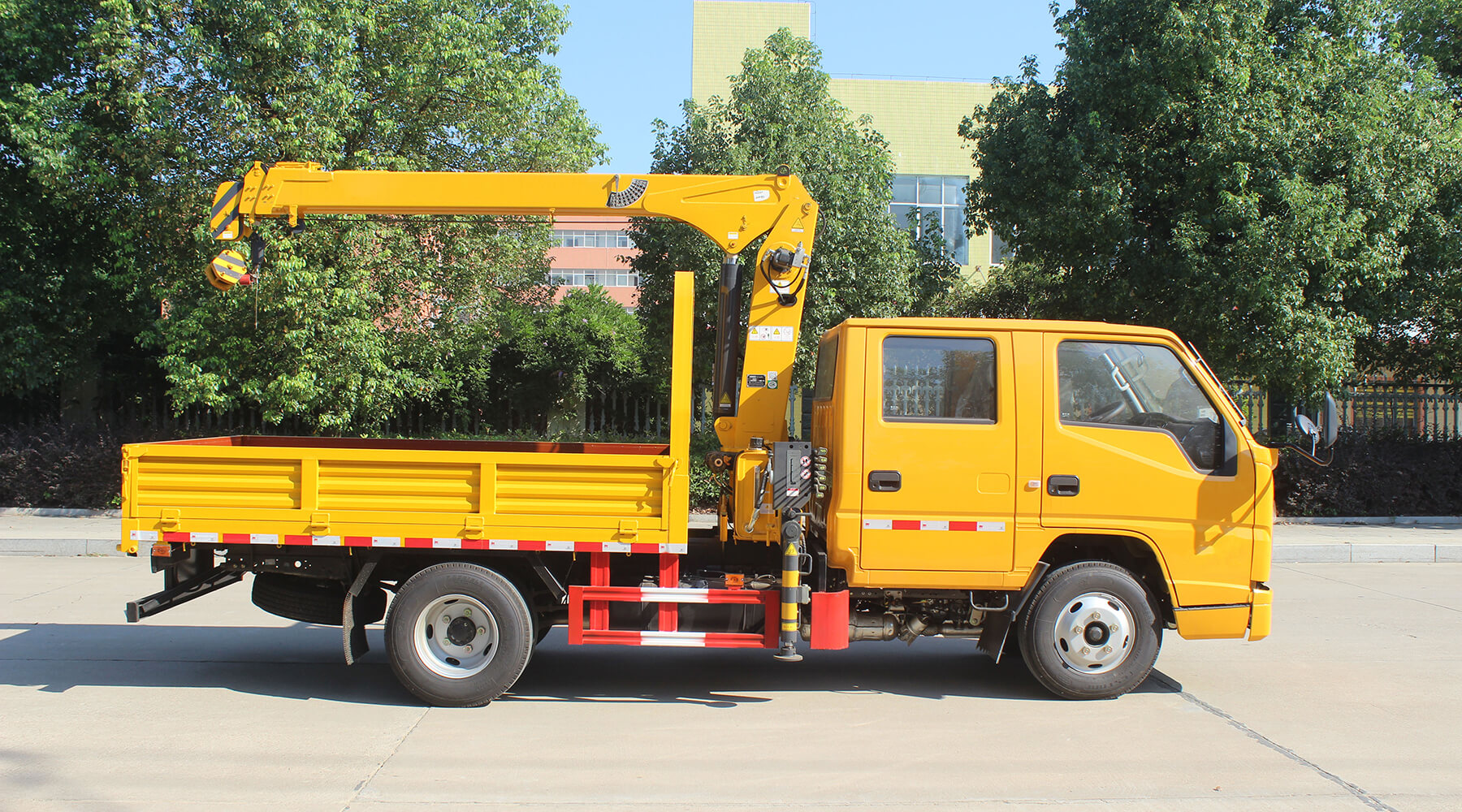 JMC Hydraulic Telescopic Boom Truckmounted Crane with 2 Tons Lifting