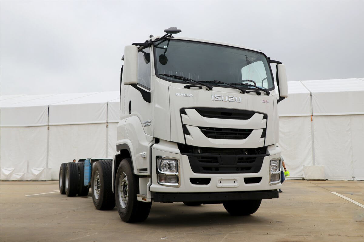 isuzu giga Serie